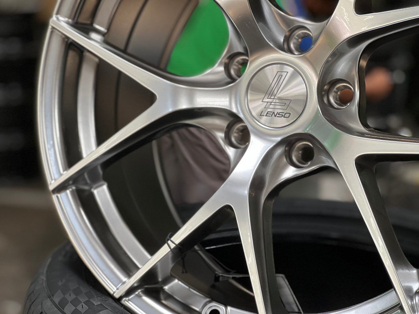 New 18X8.5 ET42 Lenso Jager Dyna Rim (4 wheel) Gloss Silver 5X114.3