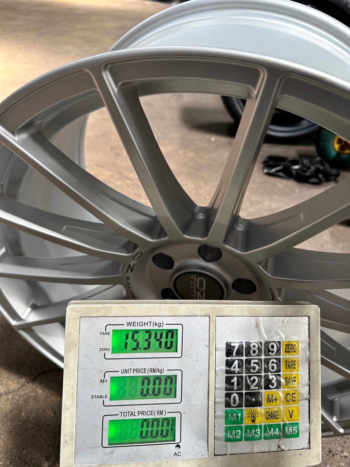 New 21X10.5 ET28 OZ Racing Superturismo Rim (4 wheel) Matt Silver 5X112