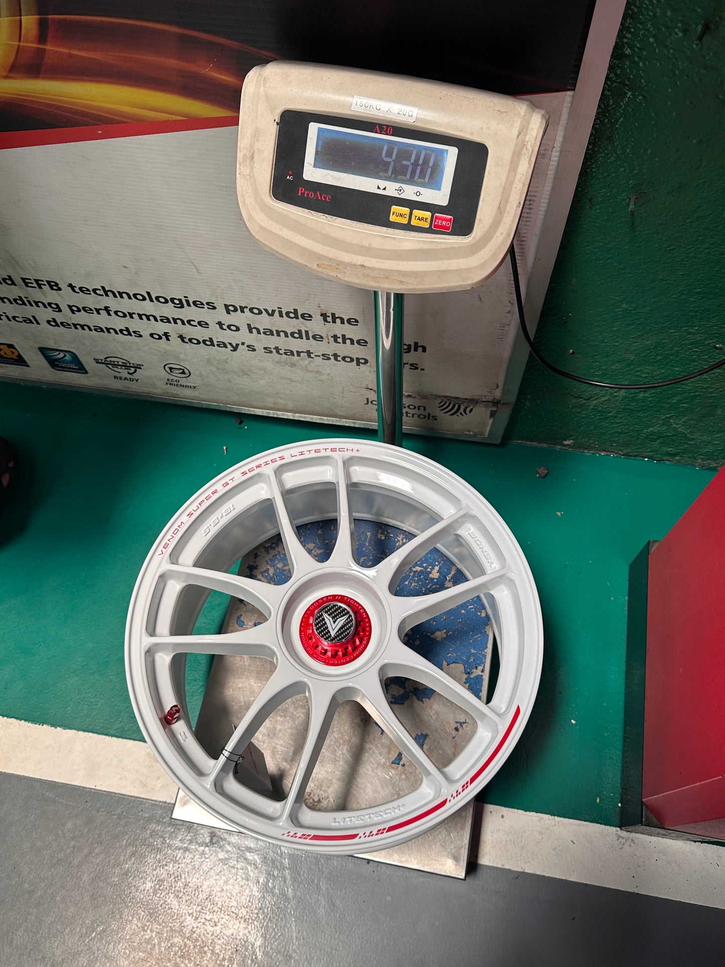 NEW 18x8.5 ET35 Lenso VNK (4 wheel) 5X114.3 White