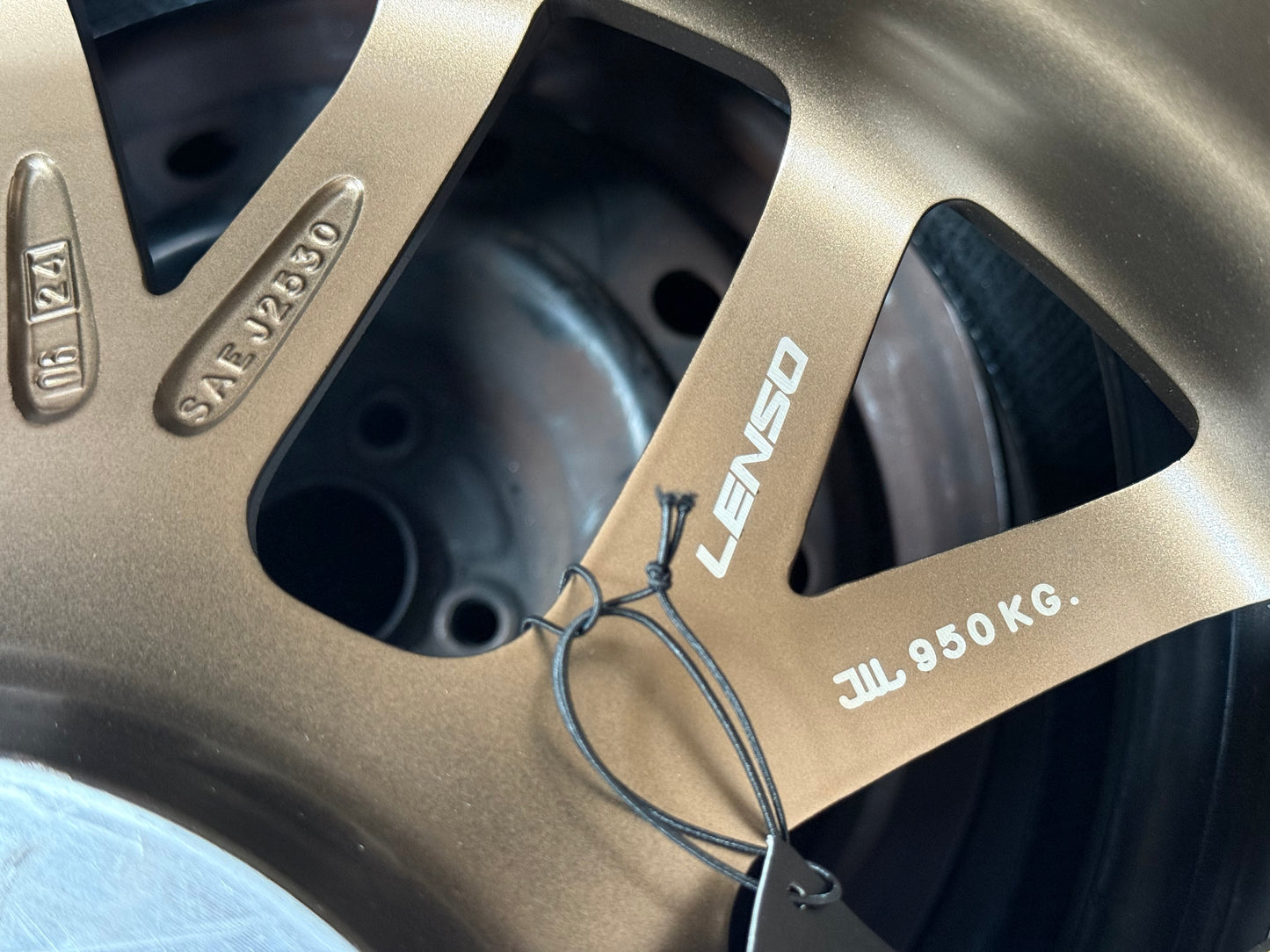 New 18x9 ET0 Lenso Cezar Rim (4 wheel) Matt Bronze 6x139.7