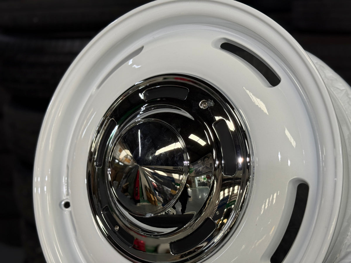 17x7 ET42 5x112 Pearl White Alloy Wheels (Set of 4)