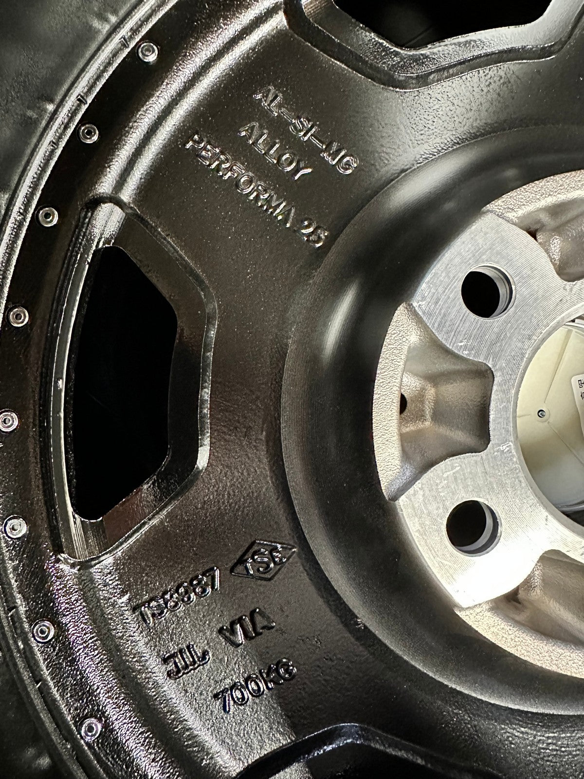 New 17X8 ET25 Mercedes Aero Classic Rim (4 wheel) Gloss Black 5X112