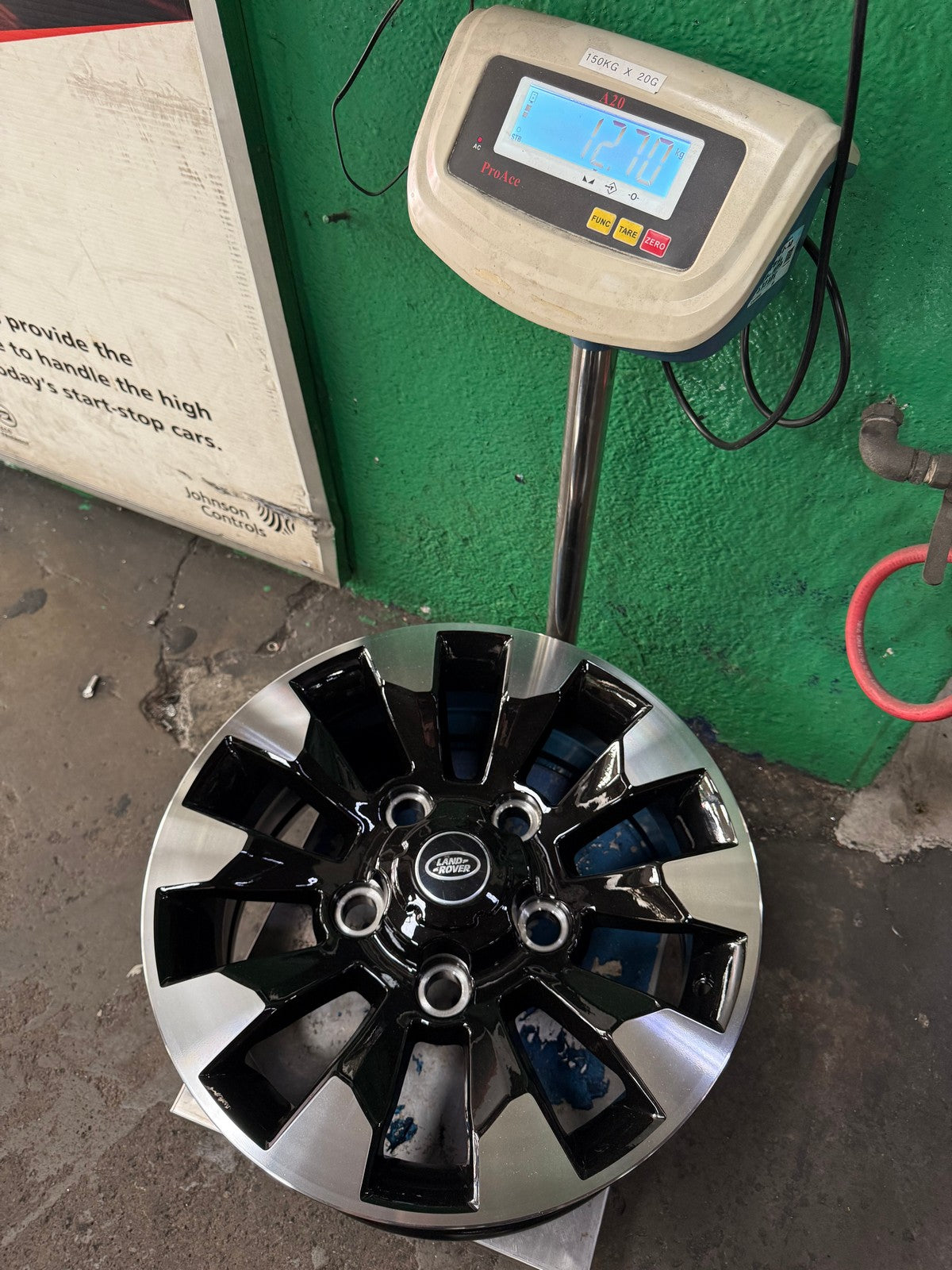 New 18X8 ET35 Sawtooth Rim (5 wheel) Gloss Black 5X165