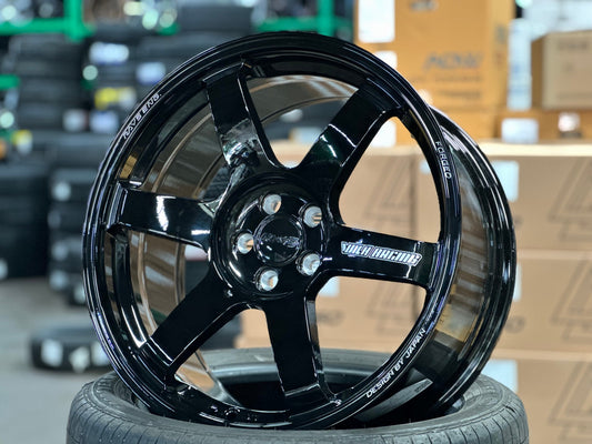 New 18X8.5 ET35 AOW Flow Formed TE37 SAGA Rim (4 wheel) Gloss Black 5X100