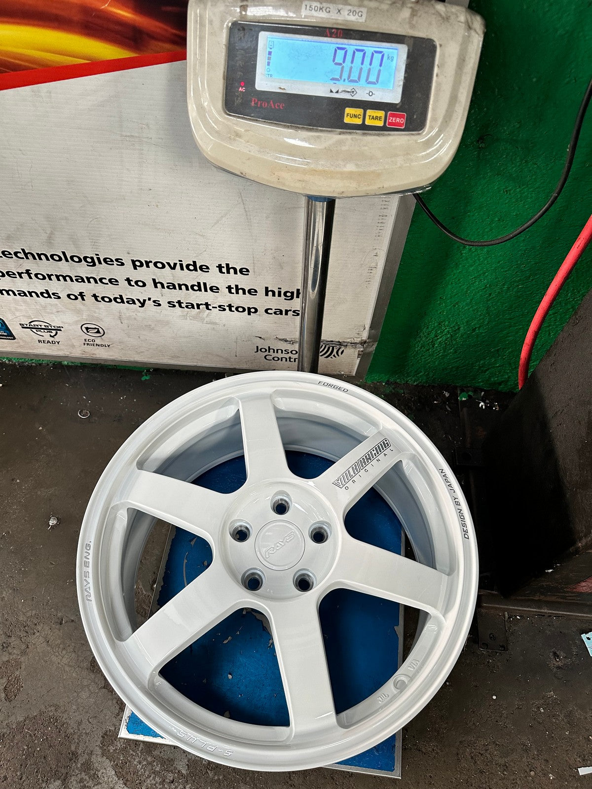 New 18X8.5 ET42 AOW Flow Formed TE37 SAGA Rim (4 wheel) Gloss White 5X114.3