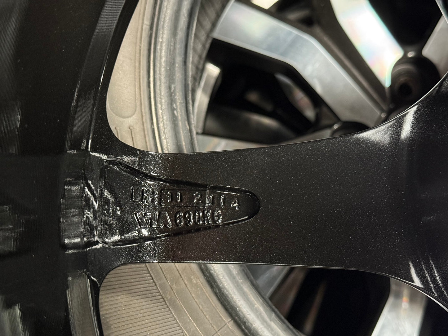 New 18X8.5 ET42 AOW Flow Formed GT Rim (4 wheel) Gloss Black 5X112