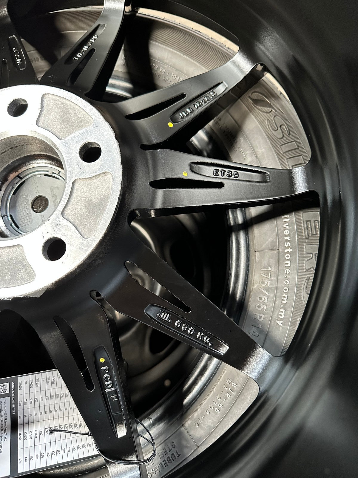 New 18X8.5 ET35 Lenso Barox Rim (4 wheel) Gloss Black 5X114.3