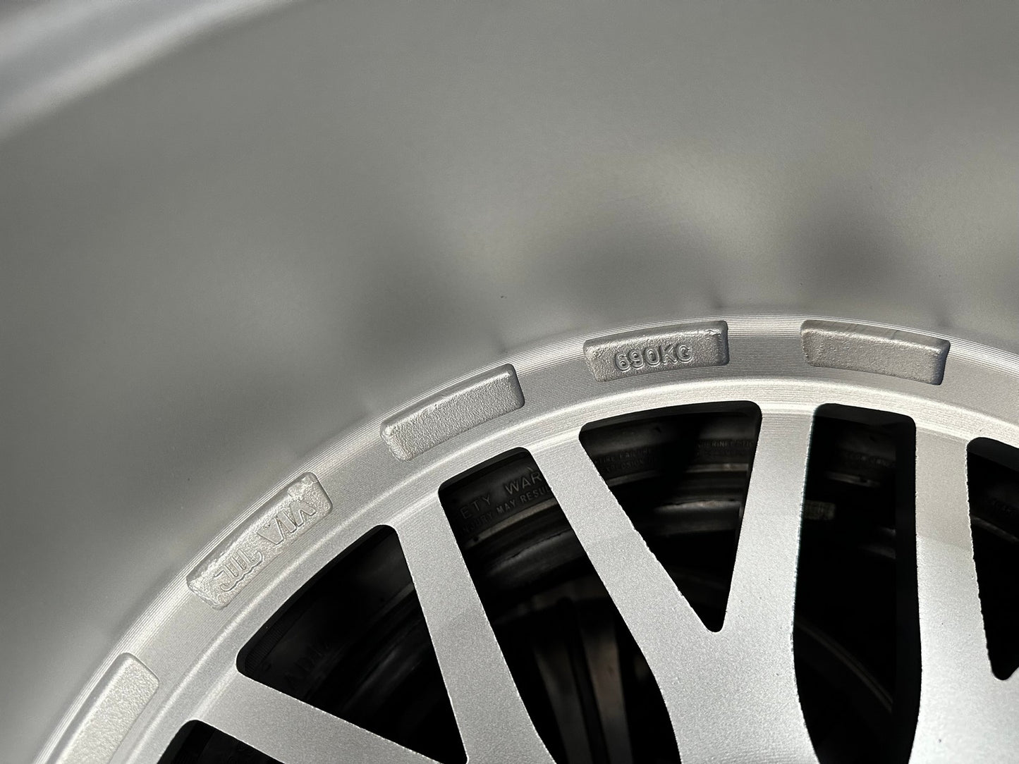 New 19X9.5 ET35 BBS LM Design Rim (4 wheel) Gloss Silver 5X114.3