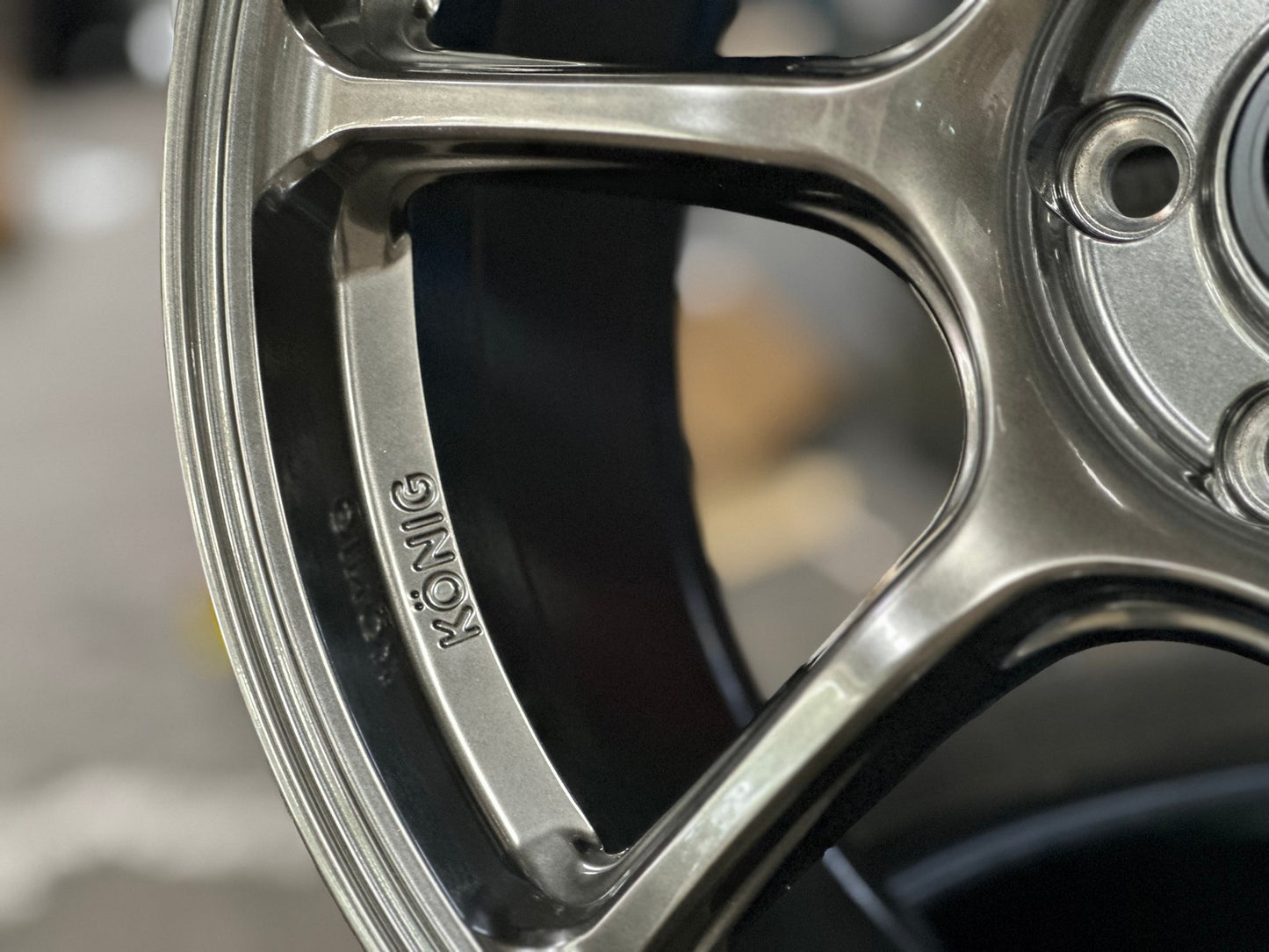 New 18X8.5 ET42 Konig Ultragram Rim (4 wheel) Gloss Gunmetal 5X112