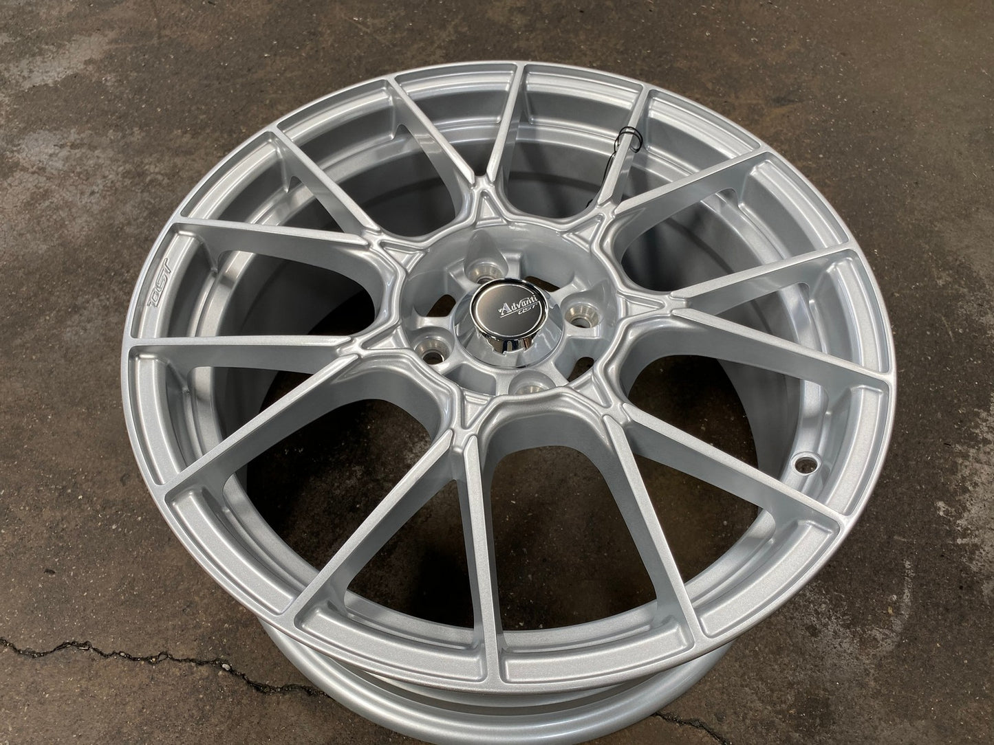New 16X7 ET40 Advanti Presto Rim (4 wheel) Gloss Silver 4X100