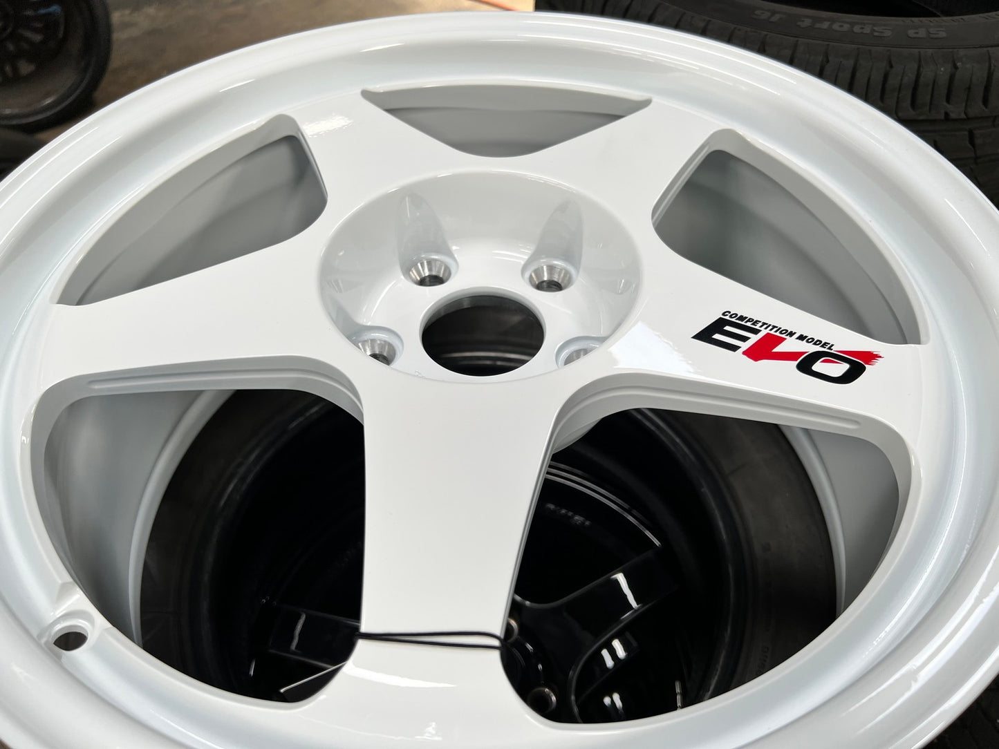 New 18X8.5 ET45 NK Performance EVO Rim (4 wheel) Gloss White 5X114.3