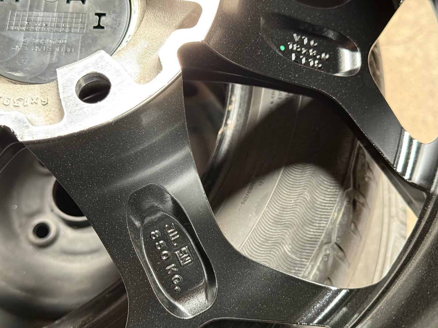 New 18X9 ET15 Lenso Vamos Rim (4 wheel) Gloss Black 6X139.7