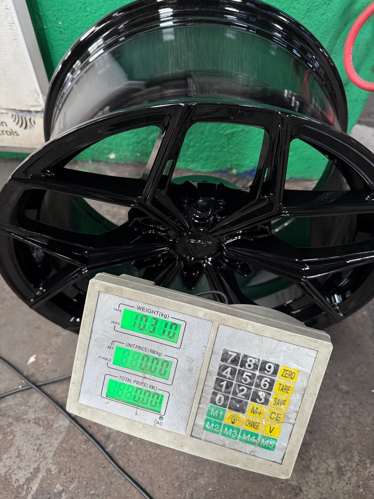 New 18X9 ET15 Vogue VWF10 SUV Rim (4 wheel) Gloss Black 6X139.7