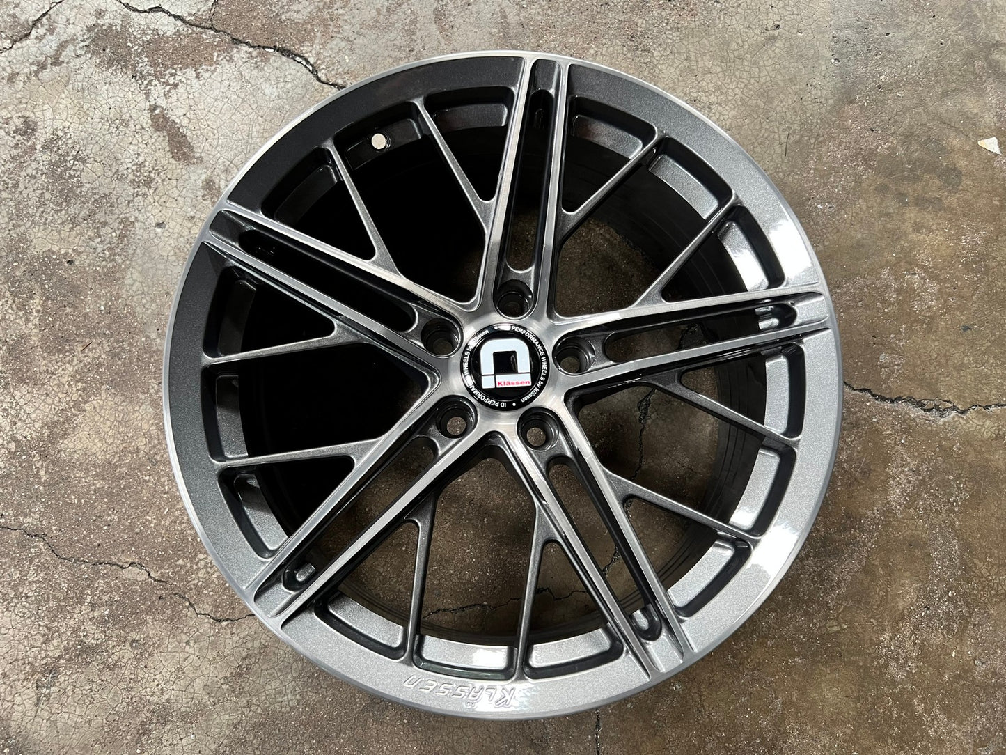 New 18X8.5 ET43 Klassen ID F53R Rim (4 wheel) Gloss Gunmetal 5X112