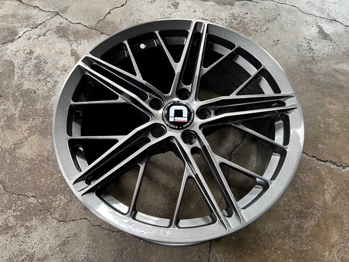 New 18X8.5 ET43 Klassen ID F53R Rim (4 wheel) Gloss Gunmetal 5X112