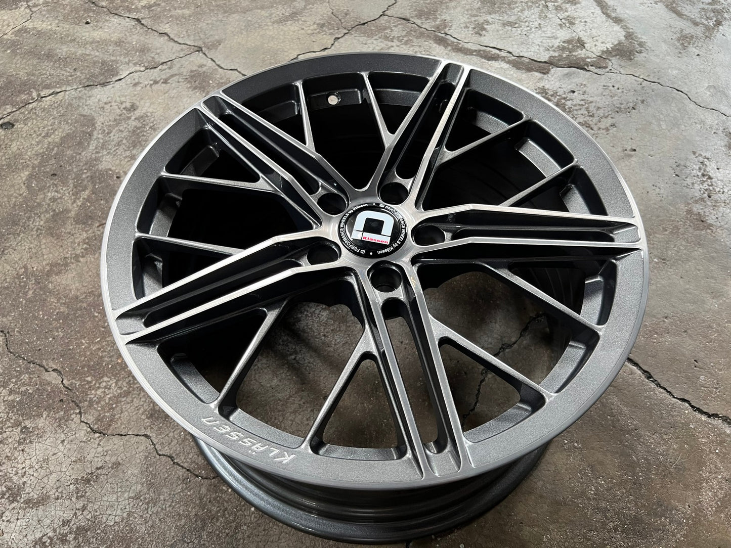 New 18X8.5 ET43 Klassen ID F53R Rim (4 wheel) Gloss Gunmetal 5X112