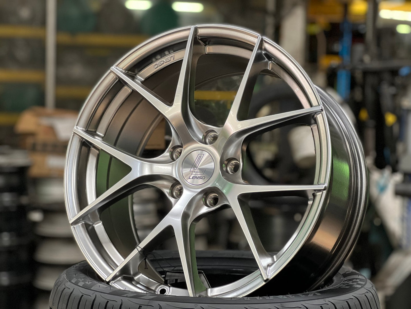New 18X8.5 ET42 Lenso Jager Dyna Rim (4 wheel) Gloss Silver 5X114.3