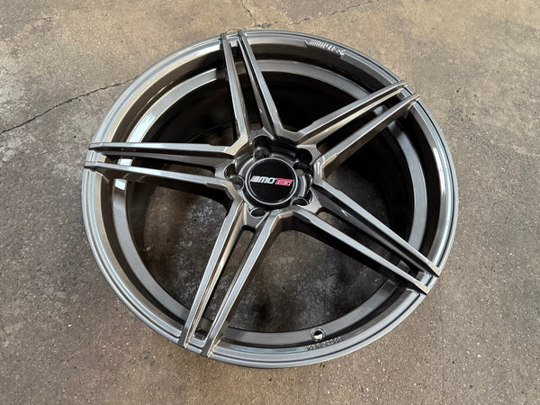New 19X8.5 ET43 Motec MCT1 Rim (4 wheel) Gloss Gunmetal 5X112