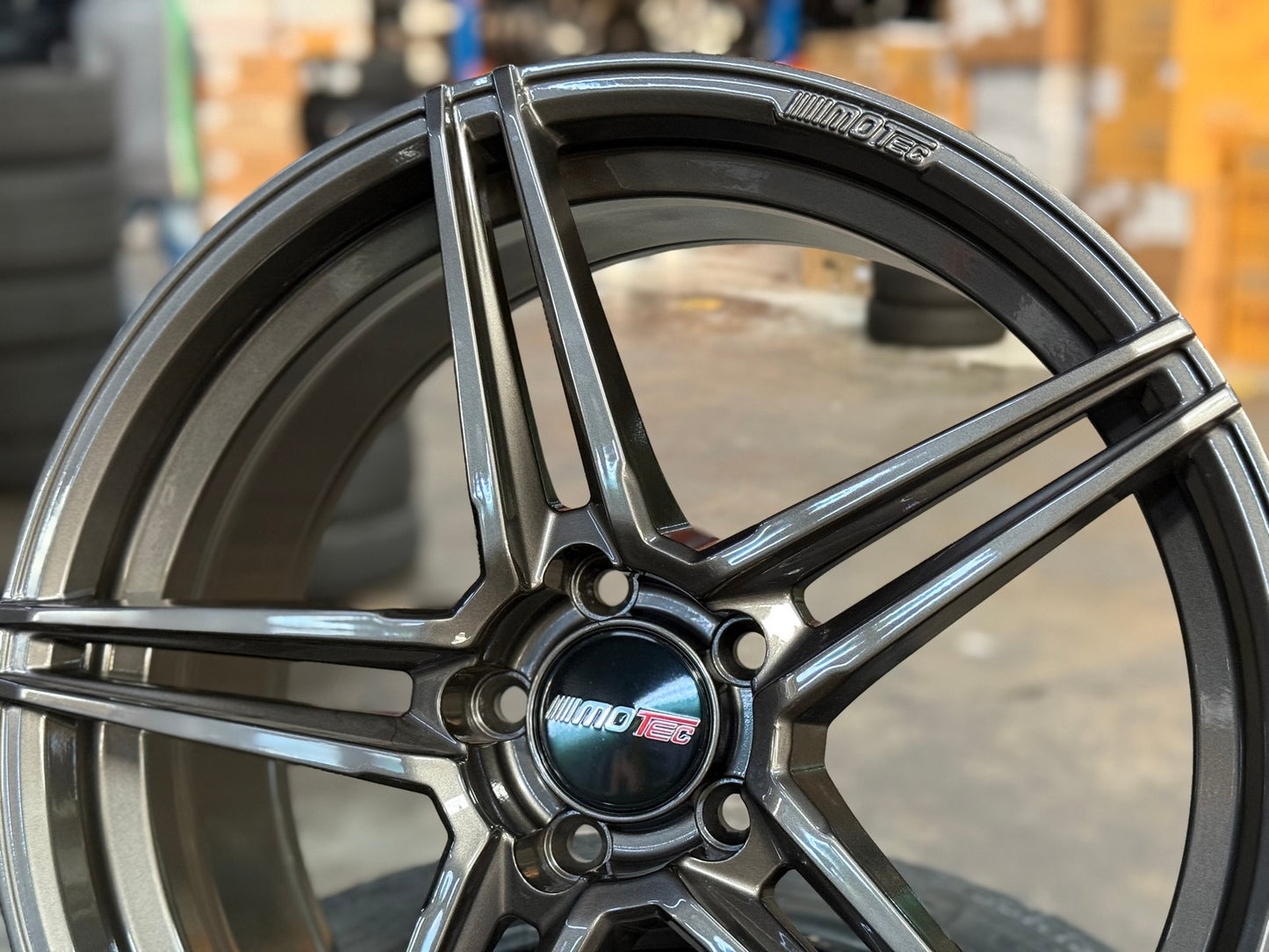 New 19X8.5 ET43 Motec MCT1 Rim (4 wheel) Gloss Gunmetal 5X112