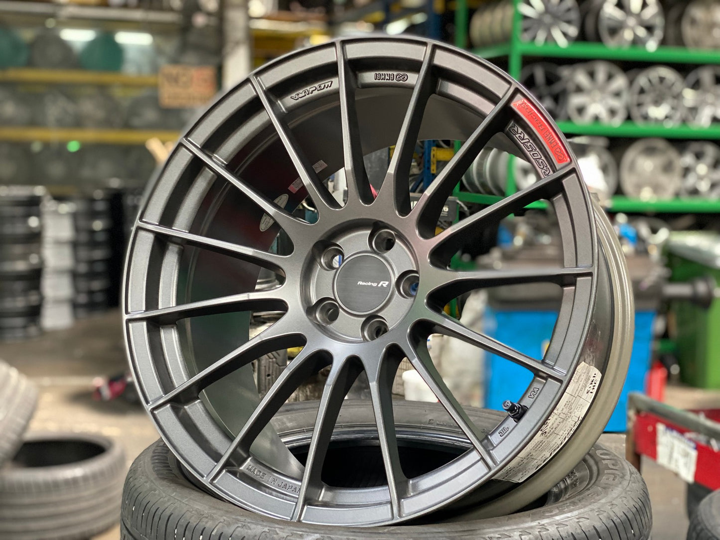 New 18X9.5 ET43 Enkei RS05RR Rim (4 wheel) Matt Gunmetal 5X100