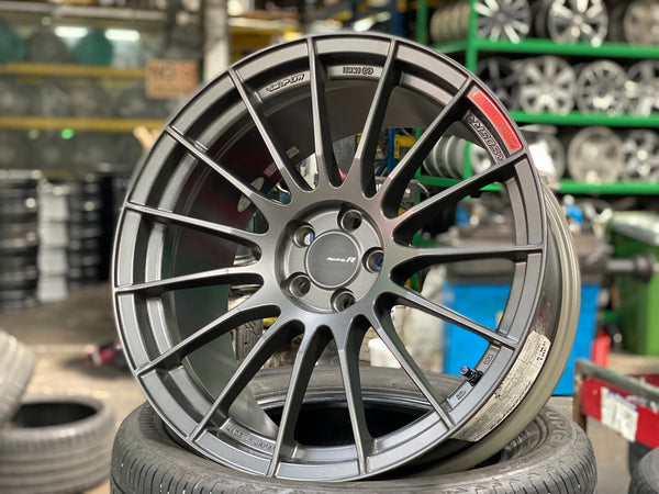 New 18X9.5 ET43 Enkei RS05RR Rim (4 wheel) Matt Gunmetal 5X100