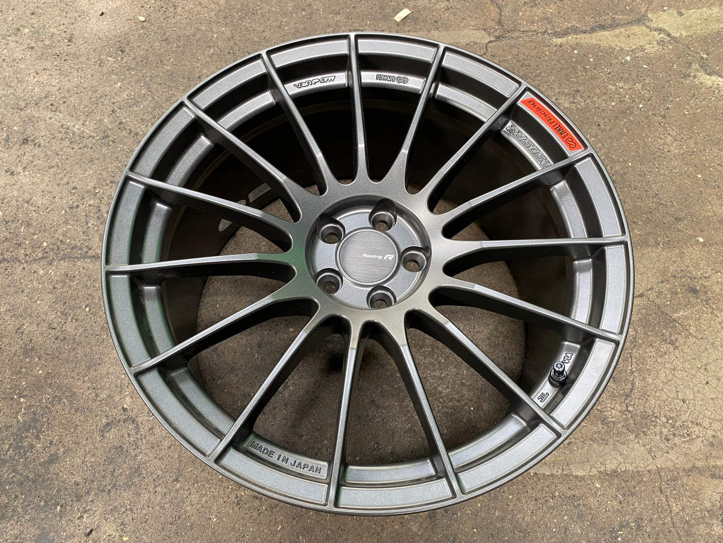 New 18X9.5 ET43 Enkei RS05RR Rim (4 wheel) Matt Gunmetal 5X100