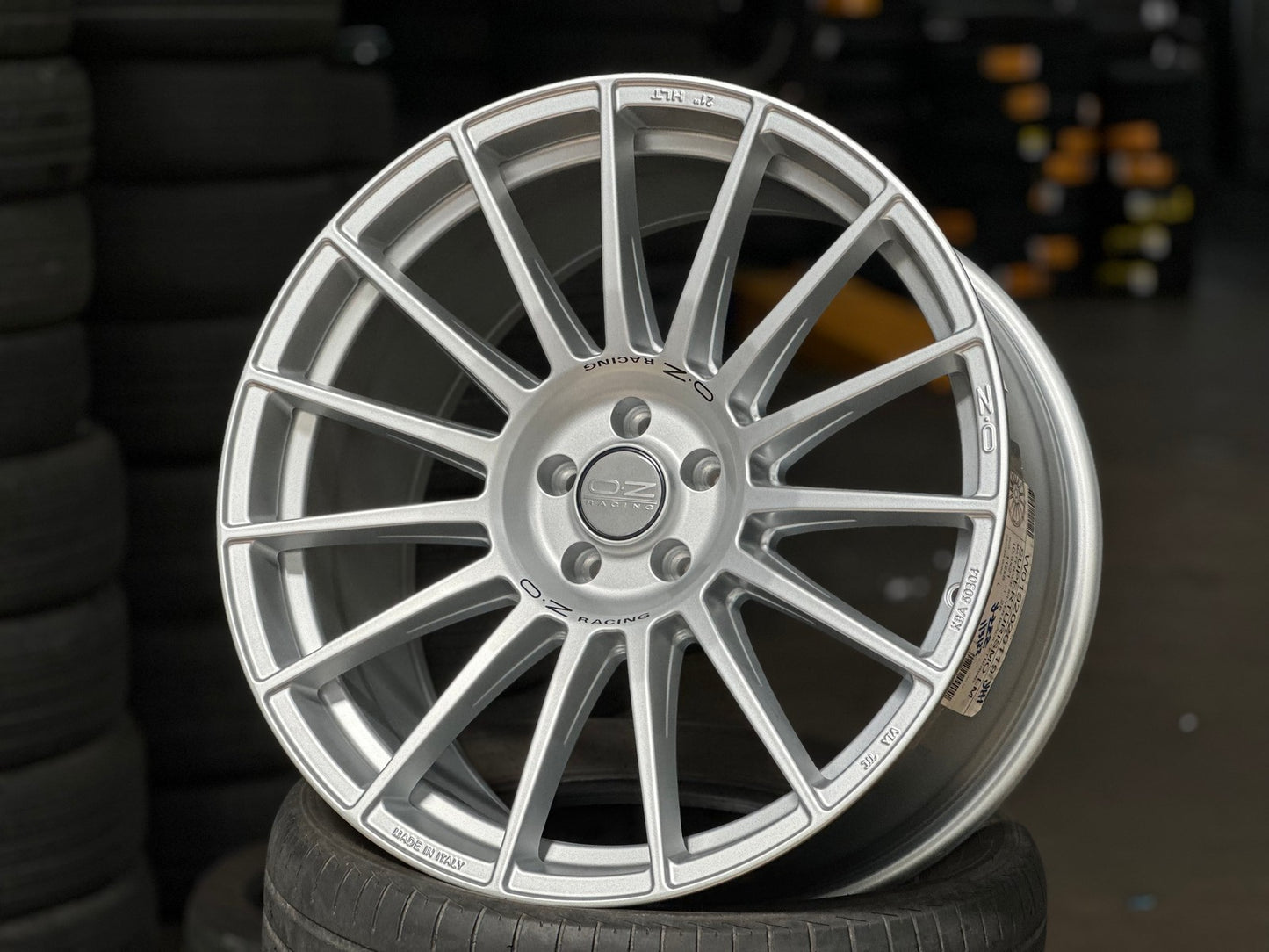 New 21X10.5 ET28 OZ Racing Superturismo Rim (4 wheel) Matt Silver 5X112