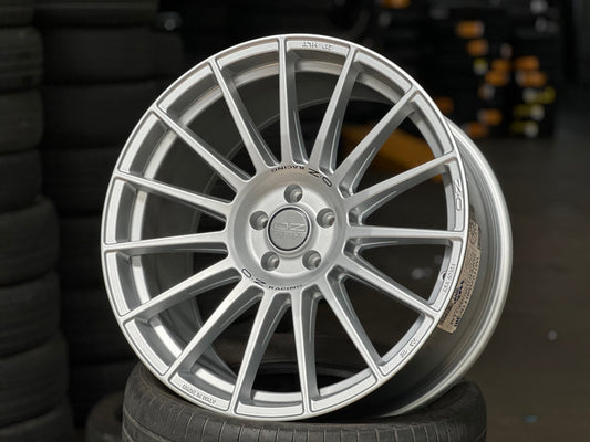 New 21X10.5 ET28 OZ Racing Superturismo Rim (4 wheel) Matt Silver 5X112