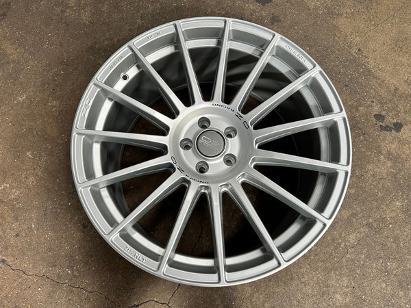 New 21X10.5 ET28 OZ Racing Superturismo Rim (4 wheel) Matt Silver 5X112