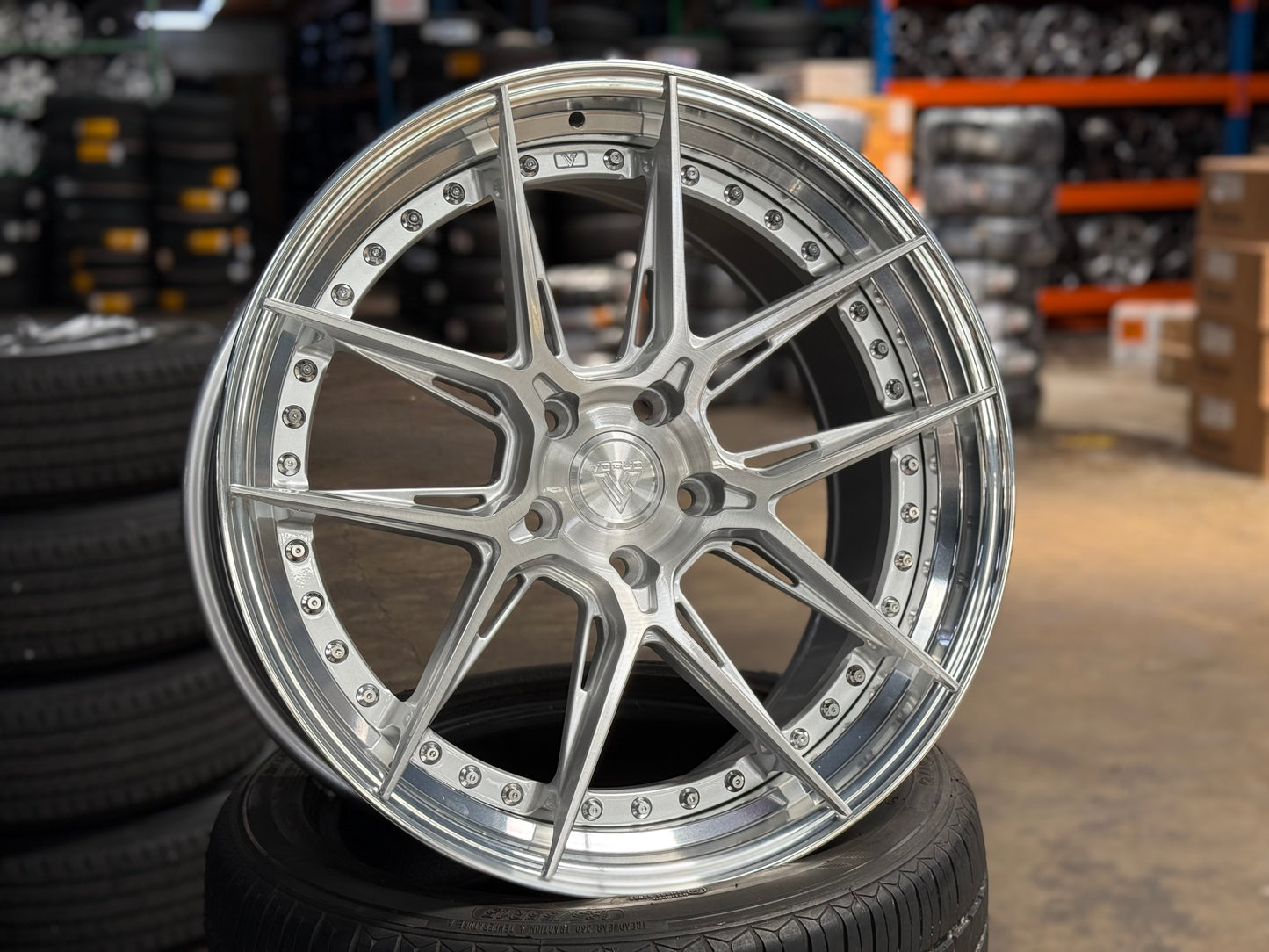 [Bundle] 20x8.5 ET33 Vogue Wheel X01 (2 wheel) 5x120 Silver