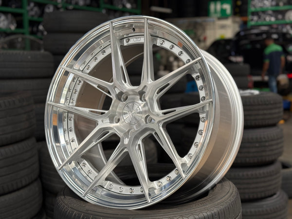 New 20x8.5 ET33 20x10 ET40 Vogue Wheel X01 (4 wheel) 5x120 Silver