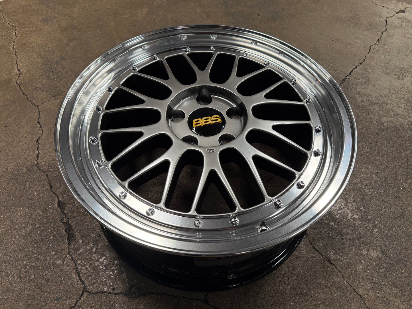 NEW 18X8 ET42 AOW LM Flow Formed Rim (4 Wheel) Hyper Black Polished Lip 5X112