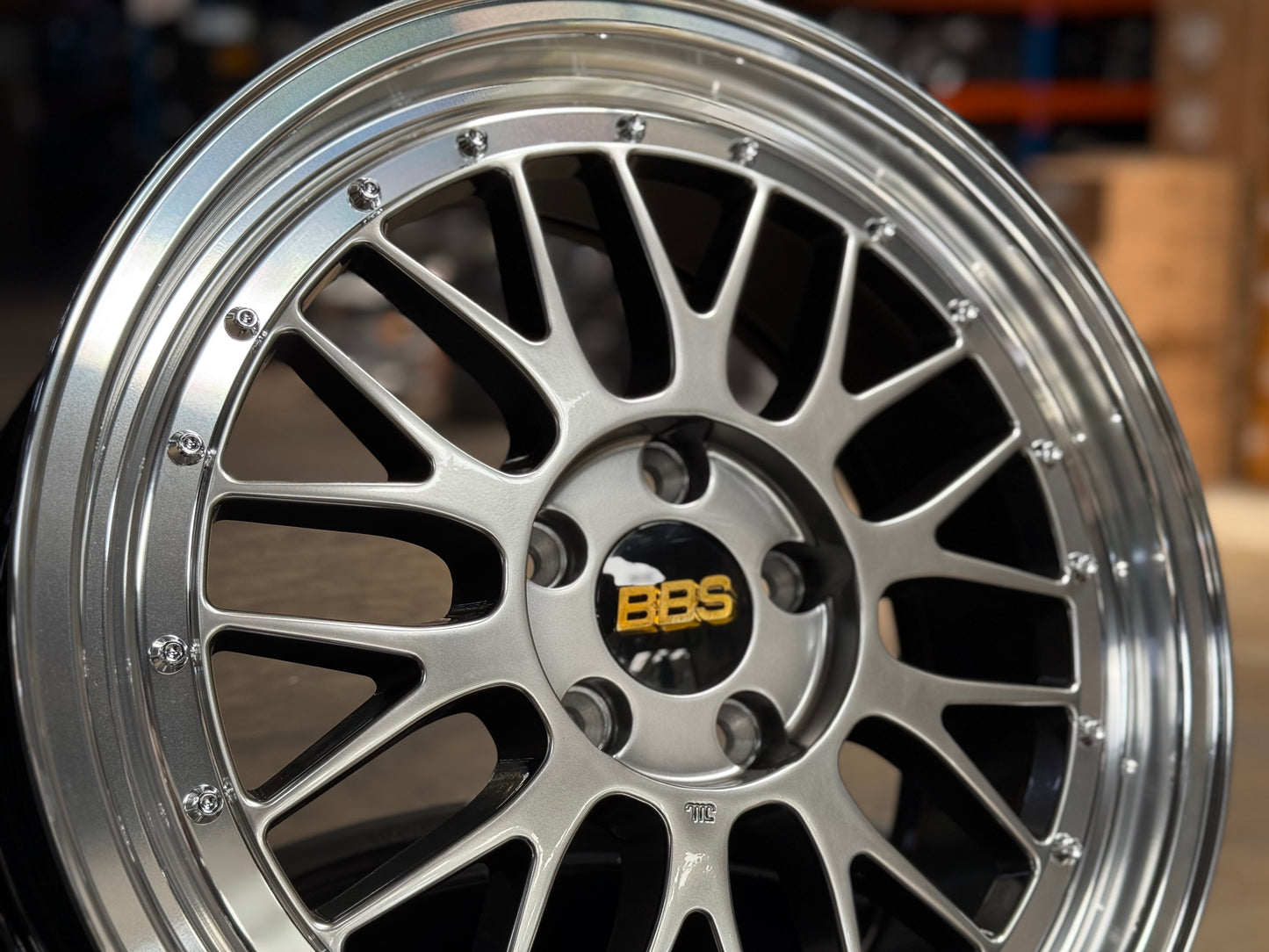 NEW 18X8 ET42 AOW LM Flow Formed Rim (4 Wheel) Hyper Black Polished Lip 5X112