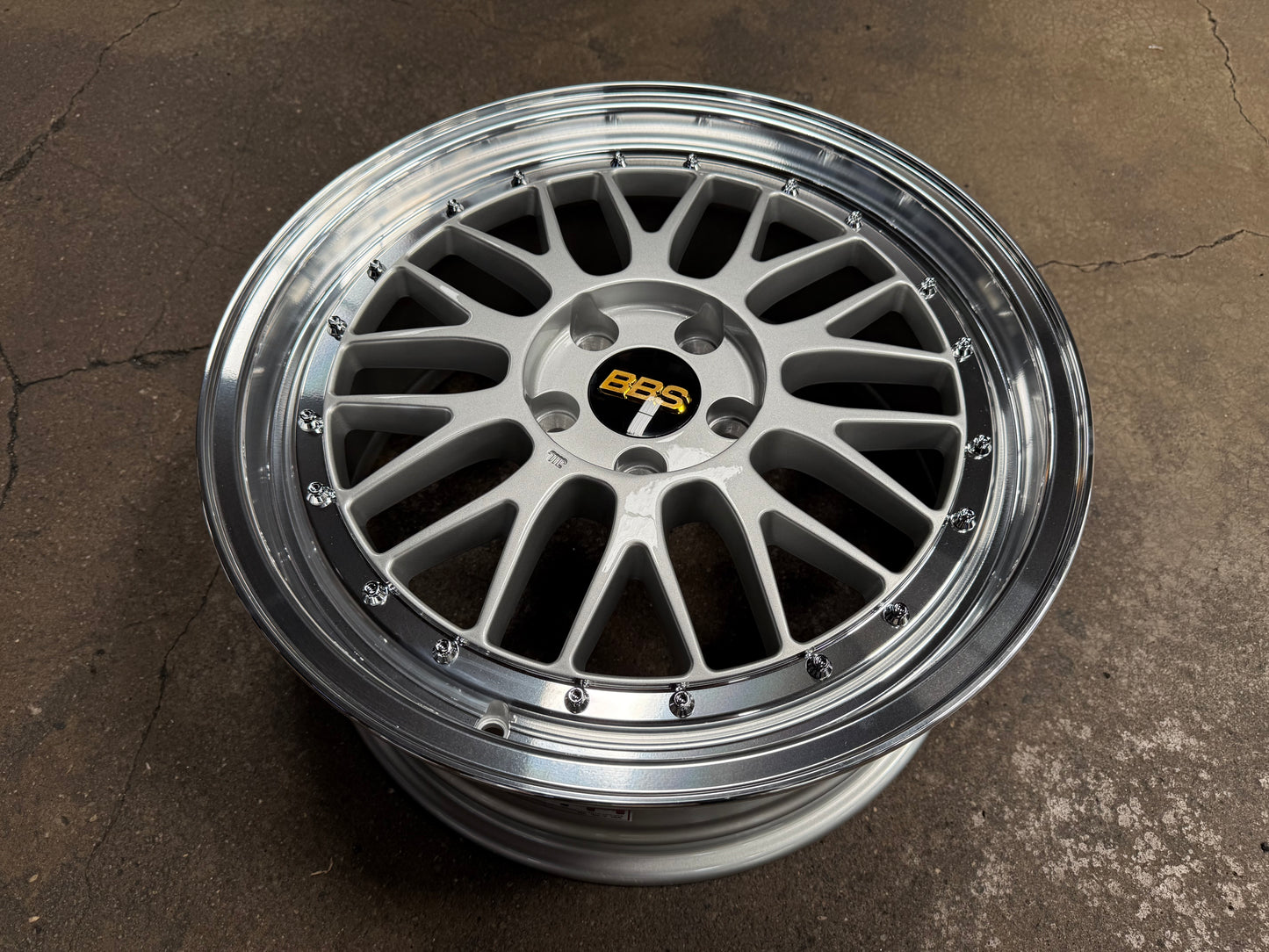NEW 18X8 ET42 AOW LM Flow Formed Rim (4 Wheel) Silver Polished Lip 5X112