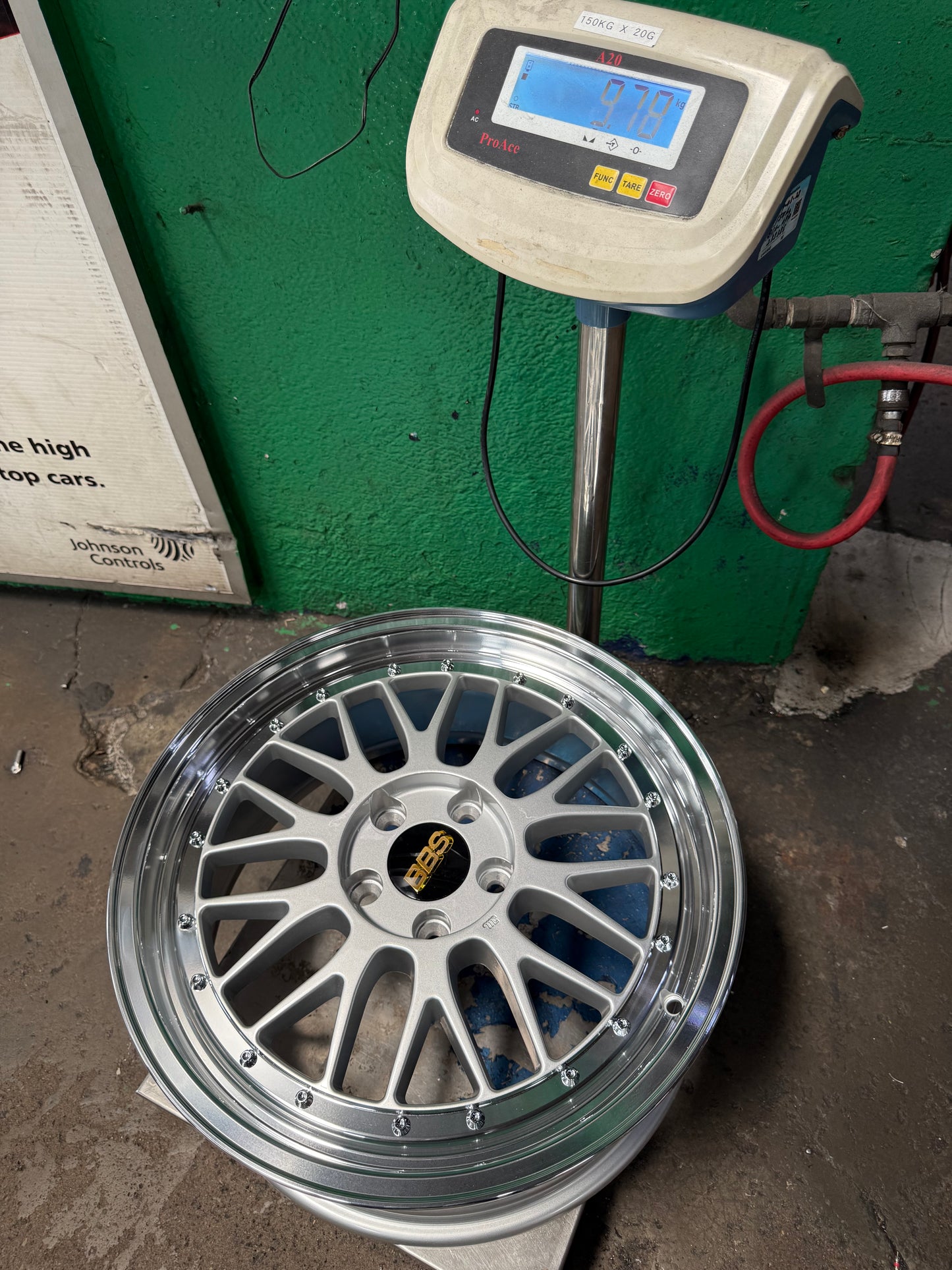 NEW 18X8 ET42 AOW LM Flow Formed Rim (4 Wheel) Silver Polished Lip 5X112