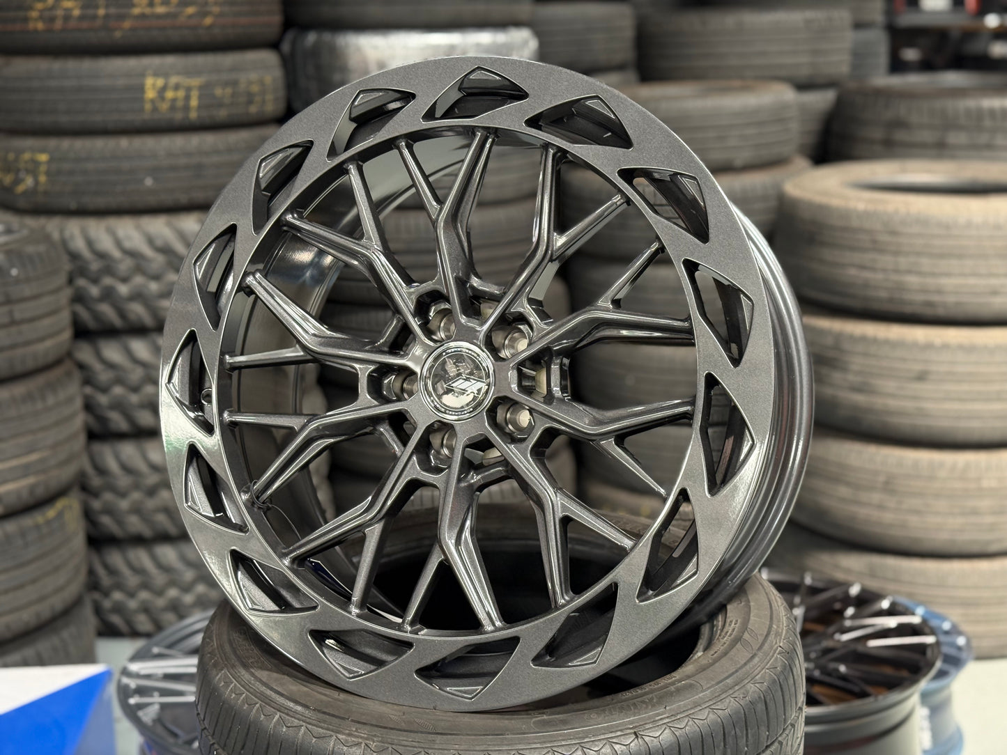 New 20x9 ET35 305Forged FF8 (4 wheel) 5x108 Gun Metal