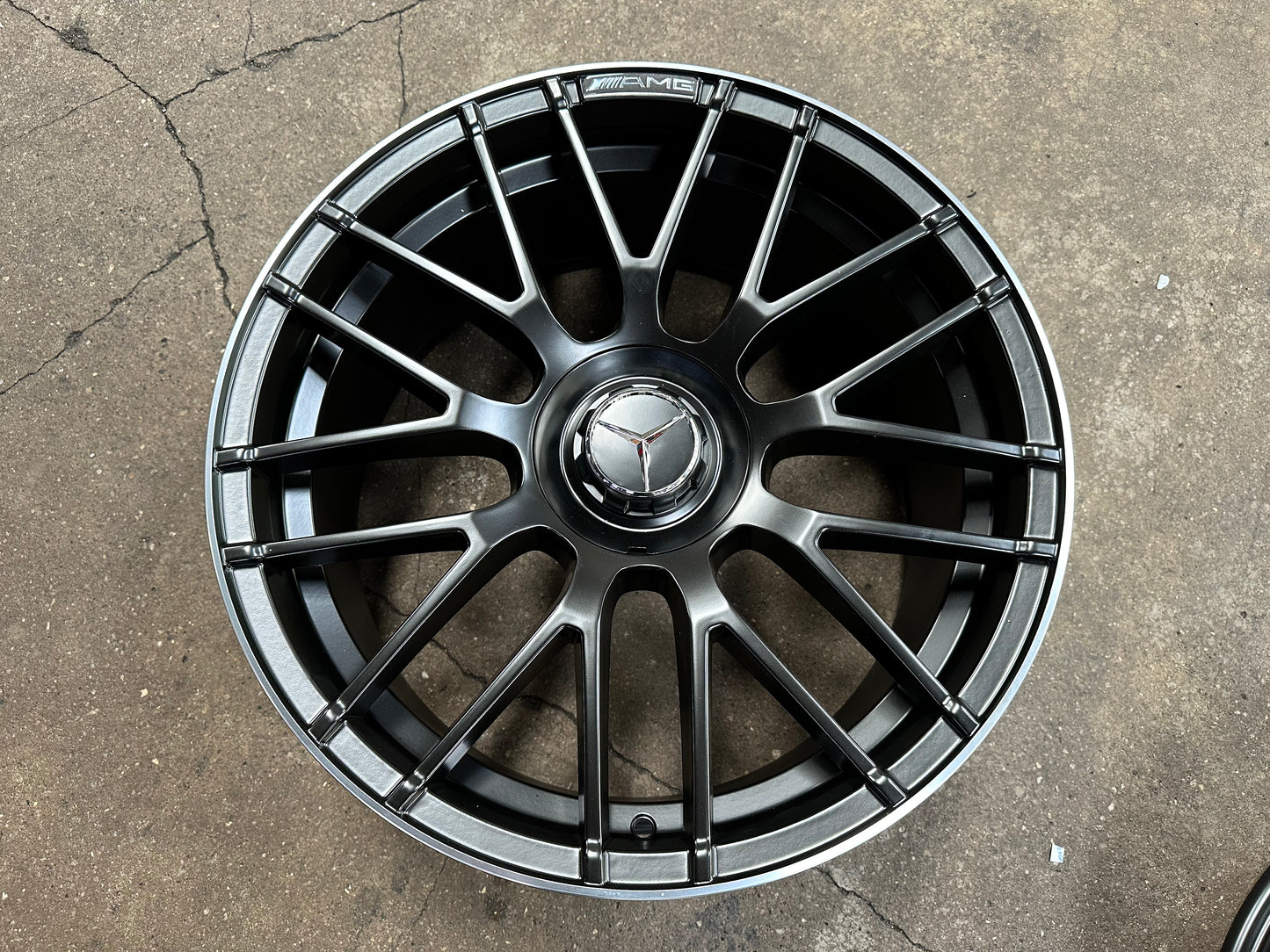New 20x8.5 ET38 20x9.5 ET45 AMG Design (4 wheel) 5x112 Matt Black