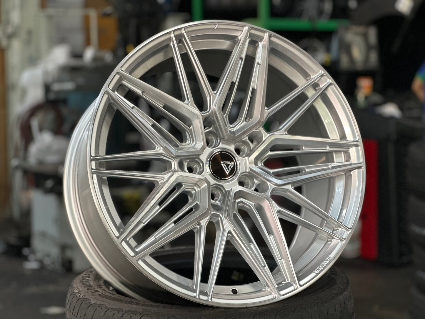 [Bundle] 20x8.5 ET30 Vogue Wheel F05 (2 wheel) 5x112 Silver