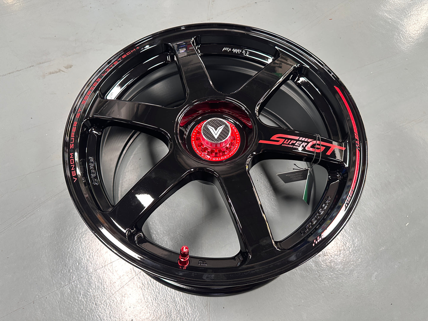 NEW 18X8.5 ET35 Lenso Venom VNT Flow Formed Rim Black & Pad Red 5X114.3