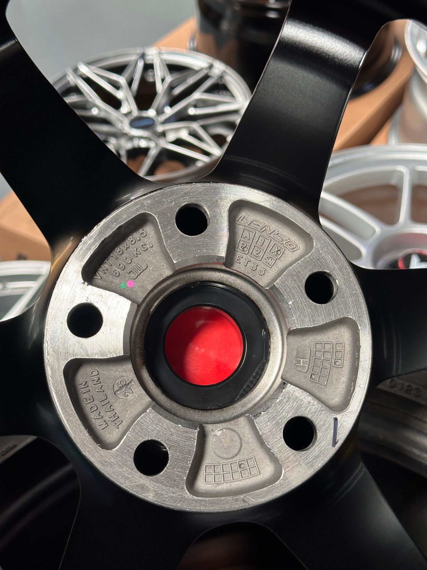 NEW 18X8.5 ET35 Lenso Venom VNT Flow Formed Rim Black & Pad Red 5X114.3