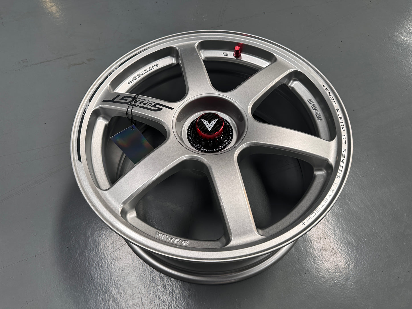 NEW 18X8.5 ET35 Lenso Venom VNT Flow Formed Rim Silver & Pad Gray 5X114.3