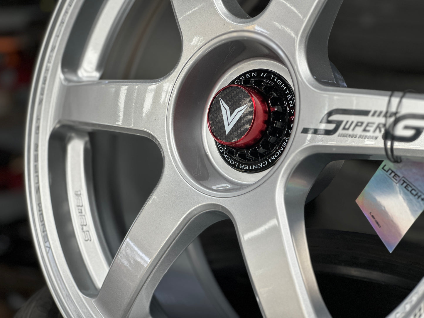 NEW 18X8.5 ET35 Lenso Venom VNT Flow Formed Rim Silver & Pad Gray 5X114.3