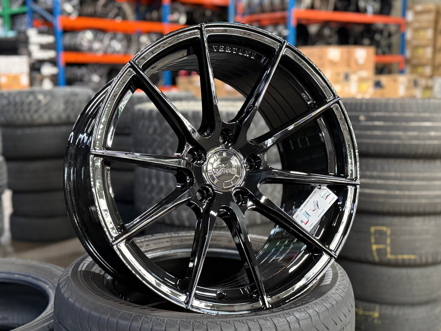[Bundle] New 18x8.5 ET32 Vertini RFS1.1 (2 wheels) Black 5X120
