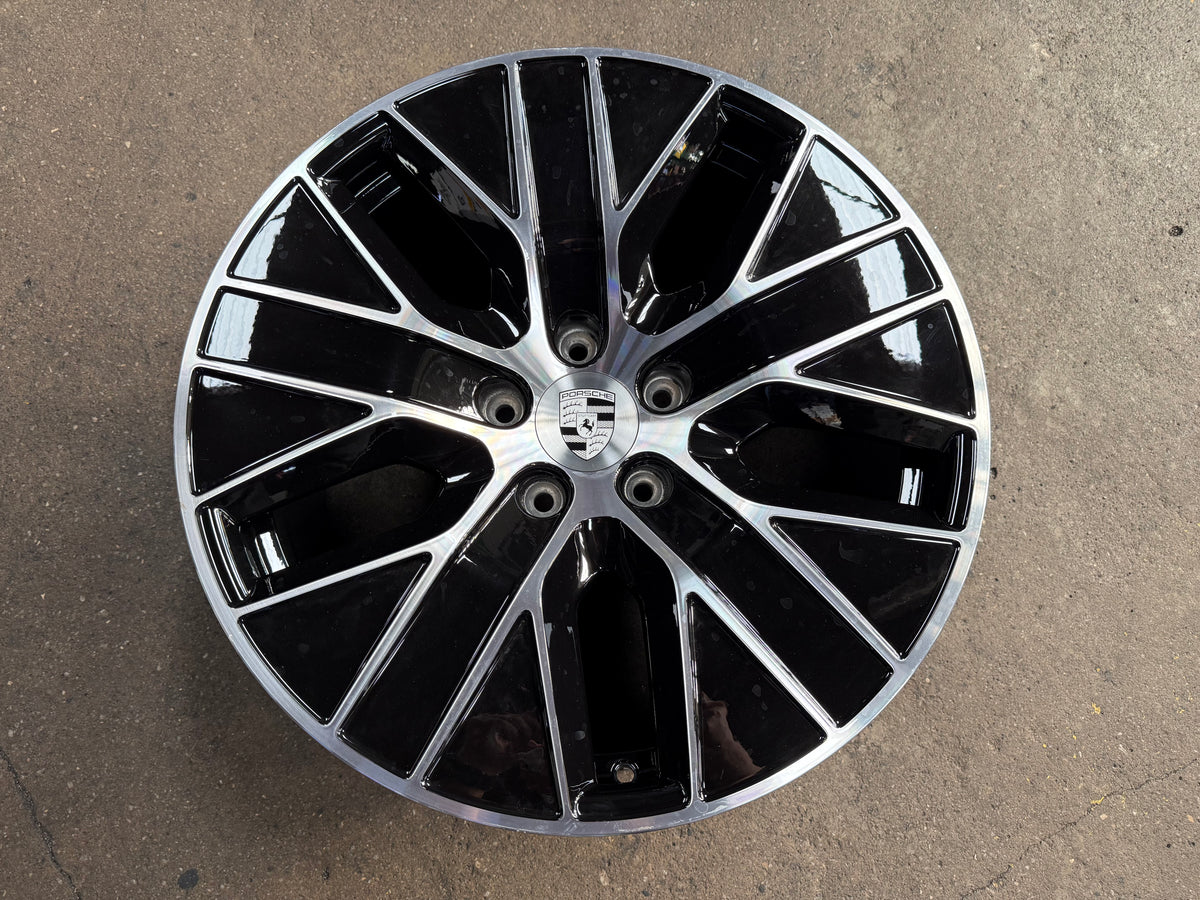 Used Original 20 inch Porsche Macan EV 5x130 (4 pcs)