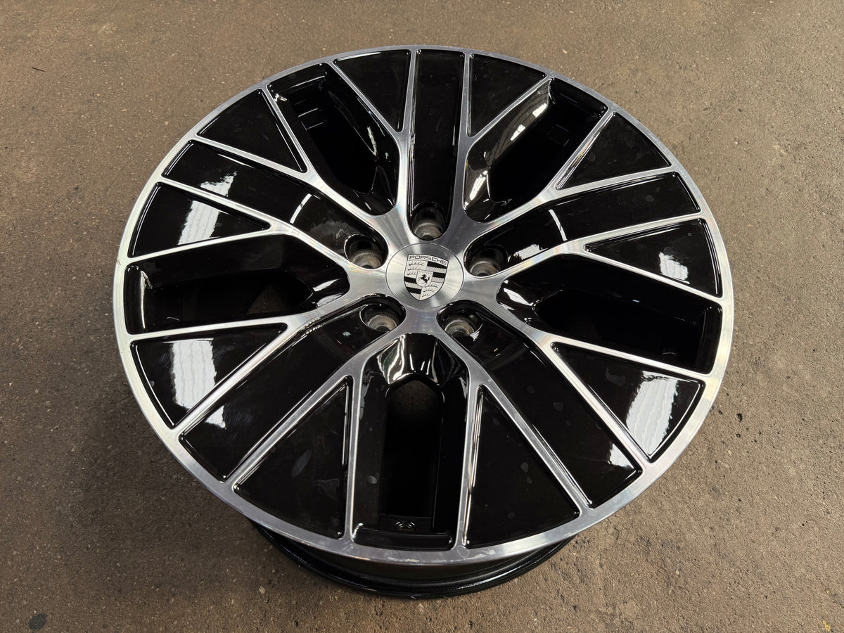 Used Original 20 inch Porsche Macan EV 5x130 (4 pcs)