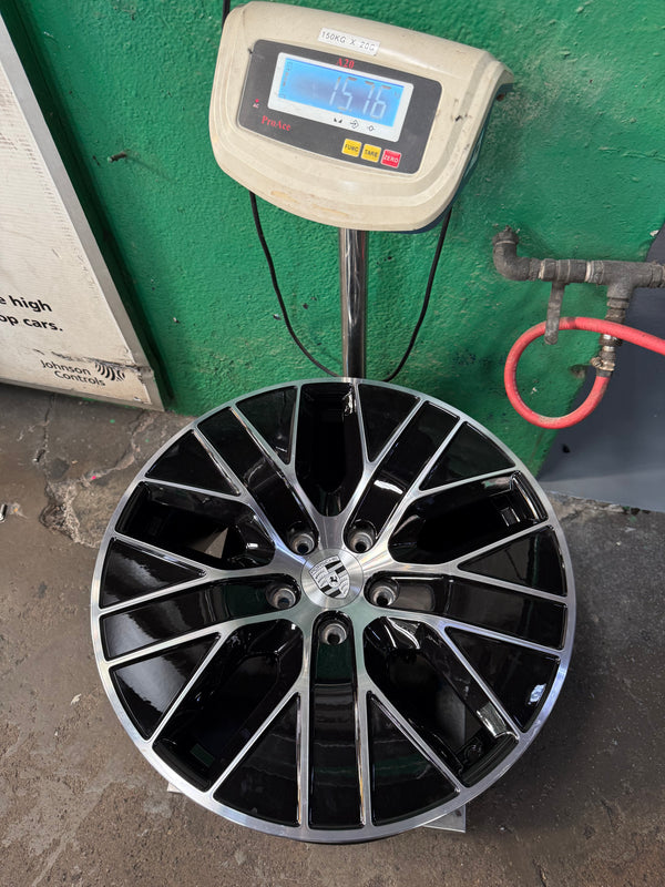 Used Original 20 inch Porsche Macan EV 5x130 (4 pcs)