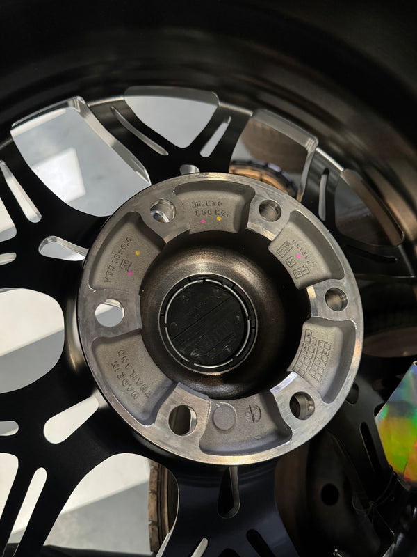 New 18x9 ET0 Lenso VT5 6x139.7 Hyper Black