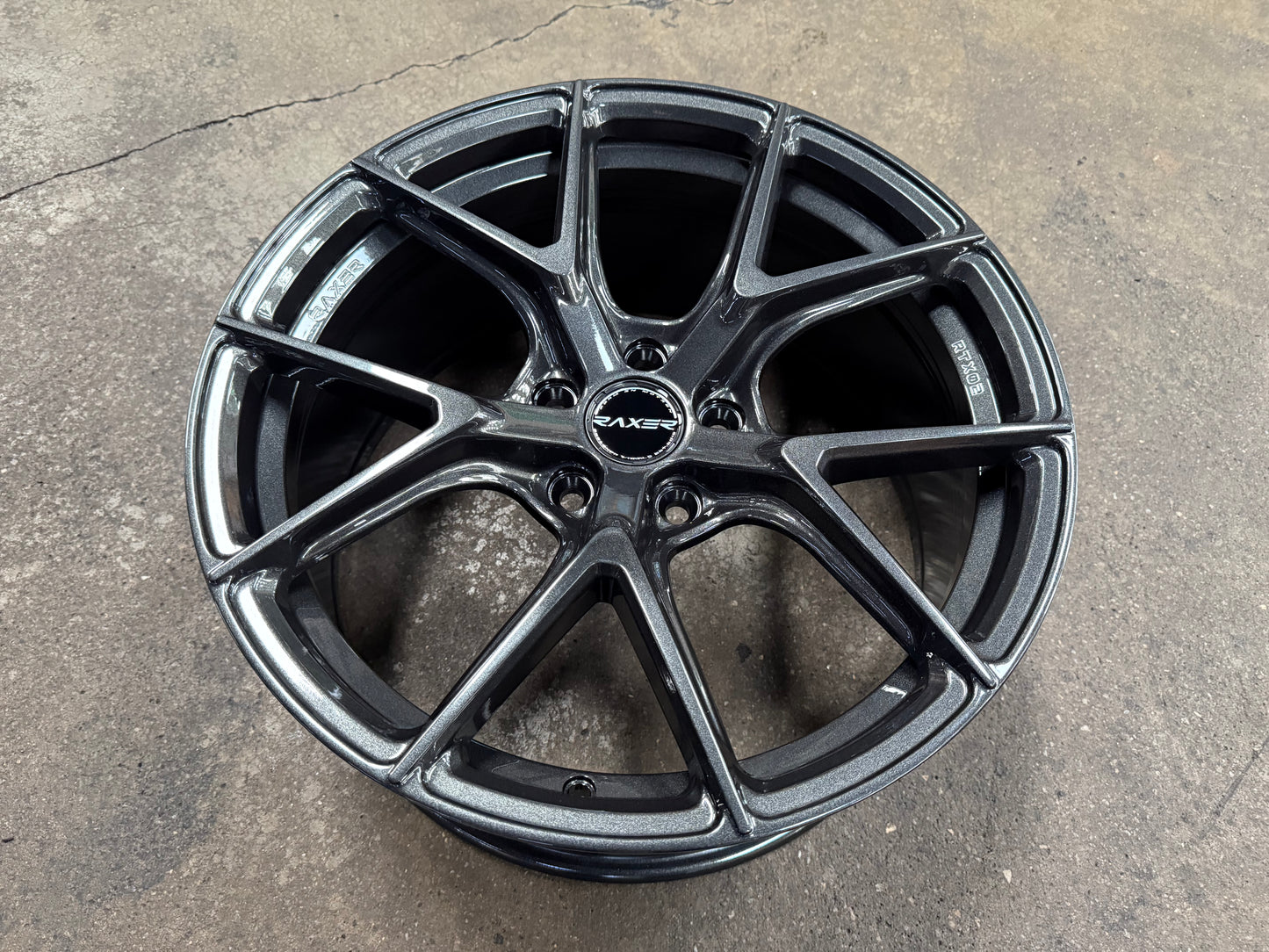 NEW 18X8.5 ET42 Raxer RTX02 Rim (4 wheel) Dark Graphite 5X112