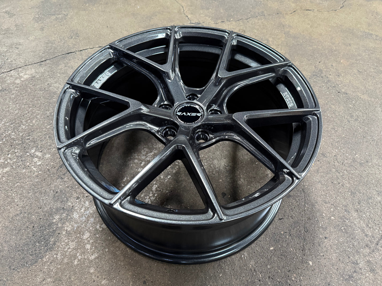 NEW 18X8.5 ET42 Raxer RTX02 Rim (4 wheel) Dark Graphite 5X112
