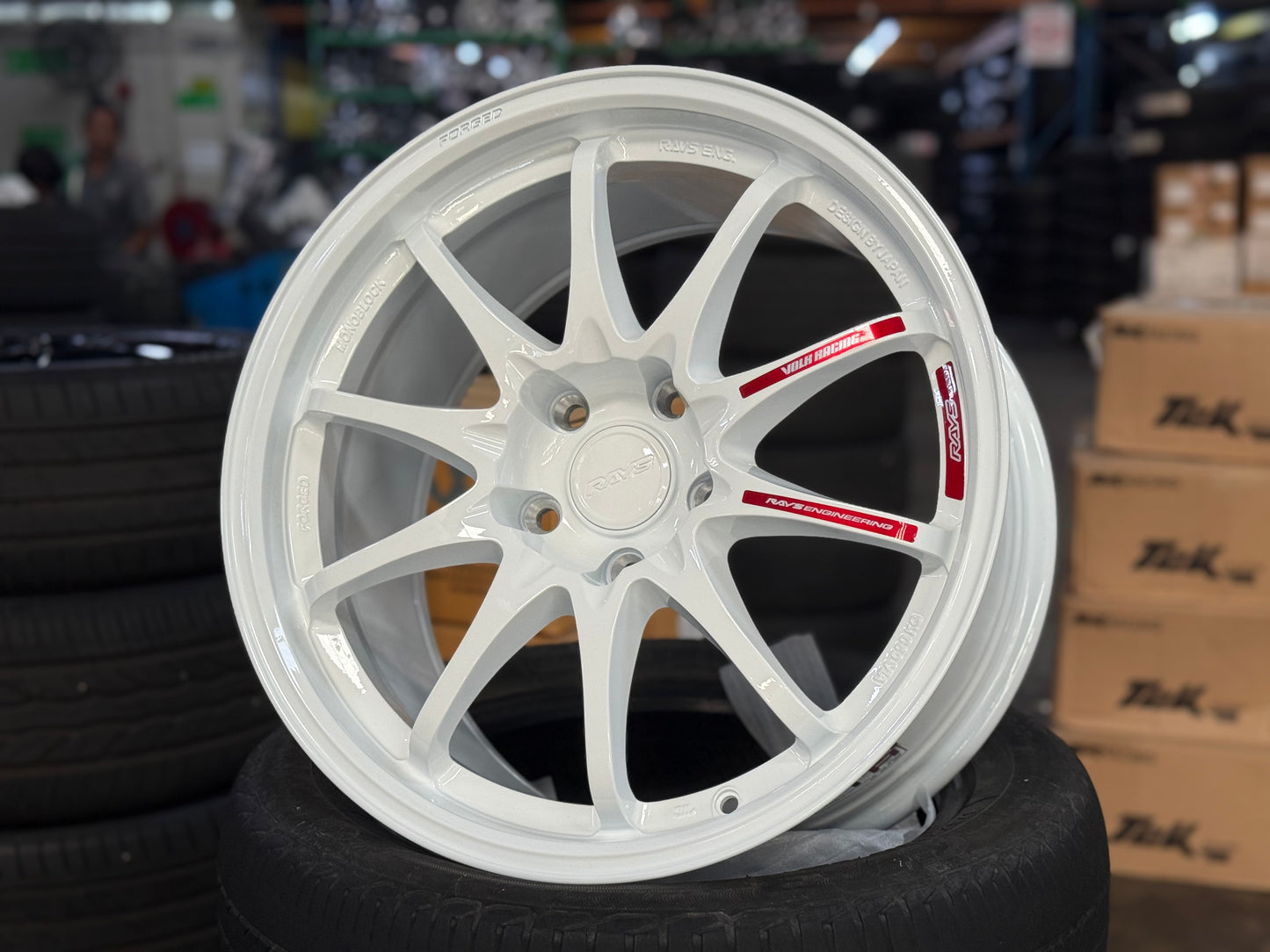 New 18x9.5 ET44 AOW CE28 Club Racer CB64.1 Rim (4 wheel) White 5x120